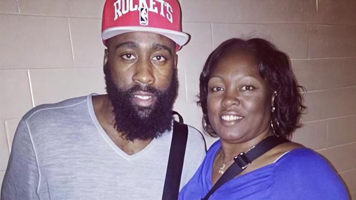 哈登拖欠餐厅租金遭起诉 母亲病情成庭审延期关