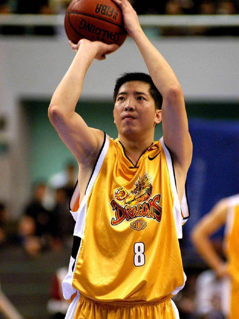 张镇麟16分助上海大胜天津 扣篮传奇再引热议