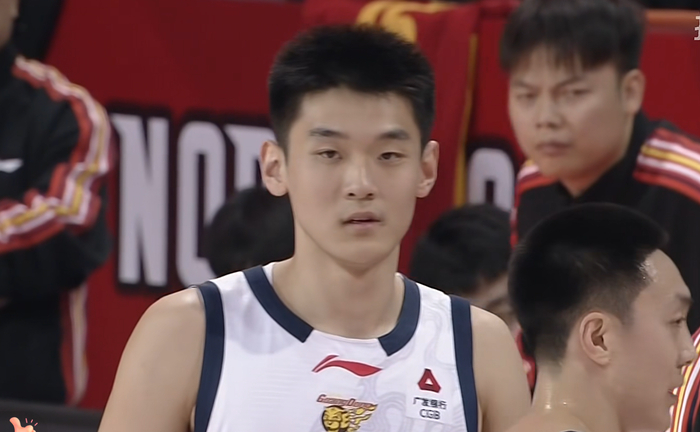 广东男篮惨败山东 杜锋战术决策遭质疑