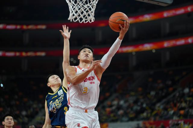 贺希宁11年逆袭成CBA MVP 深圳队战绩飙升